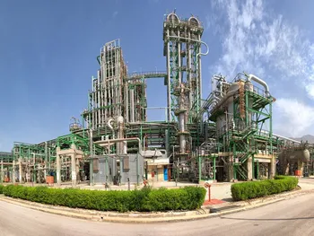 جم پلین مجمع برگزار می کند