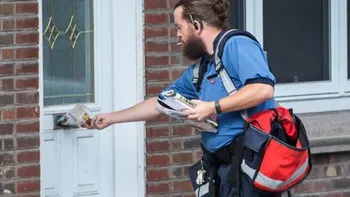 پست بین‌المللی درب به درب برای ارسال نمونه کالاهای تجاری