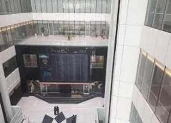 دو نماد در آستانه بازگشایی