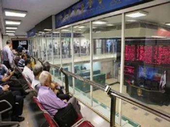 تحلیل تکنیکال و بنیادی یک نماد خودرویی | خودرو به مسیر صعودی باز خواهد گشت؟