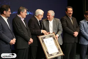 معاون اول رئیس‌جمهور از مدیرعامل شرکت مهندسی فکور صنعت تهران (سهامی عام) تقدیر کرد