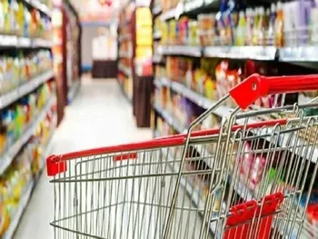 توزیع کالاهای اساسی ۳ برابر تقاضاست